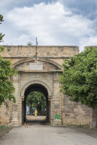  Porte d’entrée du Château Neuf (Rosalcazar), architecture militaire de la période espagnole.